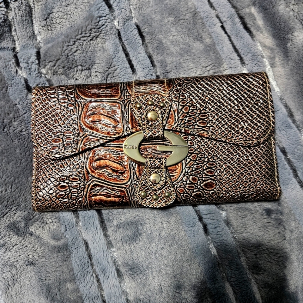 Guess wallet